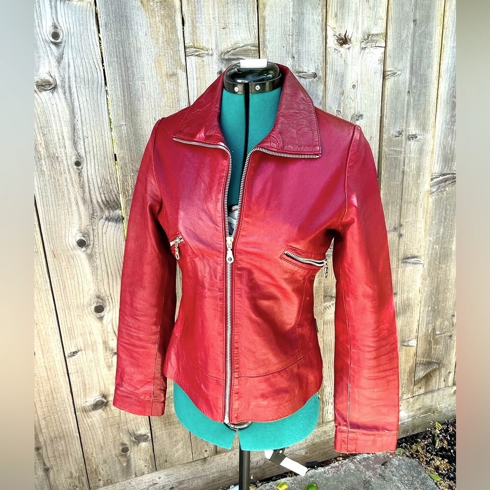 Deep red genuine leather jacket🌹